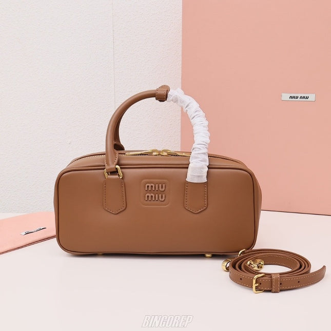 MIU 아르카디 레더 백 라지