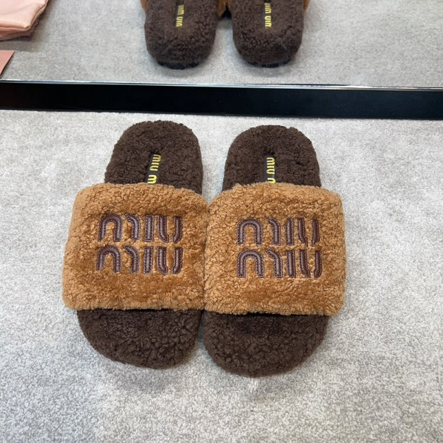MIU 로고 시어링 슬리퍼