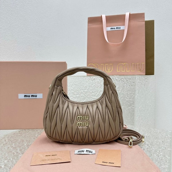 MIU 마테라쎄 나파가죽 완더 호보백